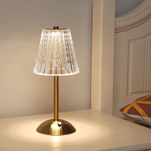 CrystalGlow - Luxurious Gold Table Lamp